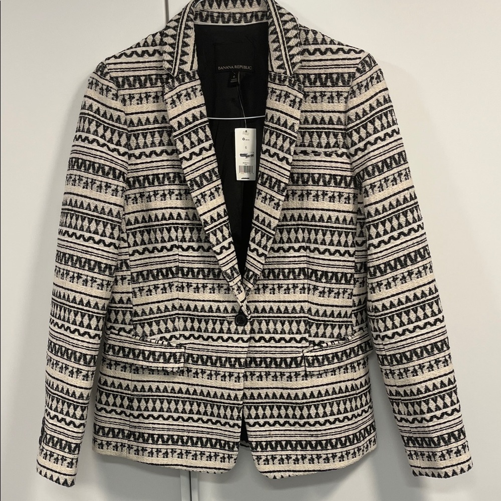 Banana Republic NWT Blazer Size 6 – Black Cream Pattern – Tailored Jacket